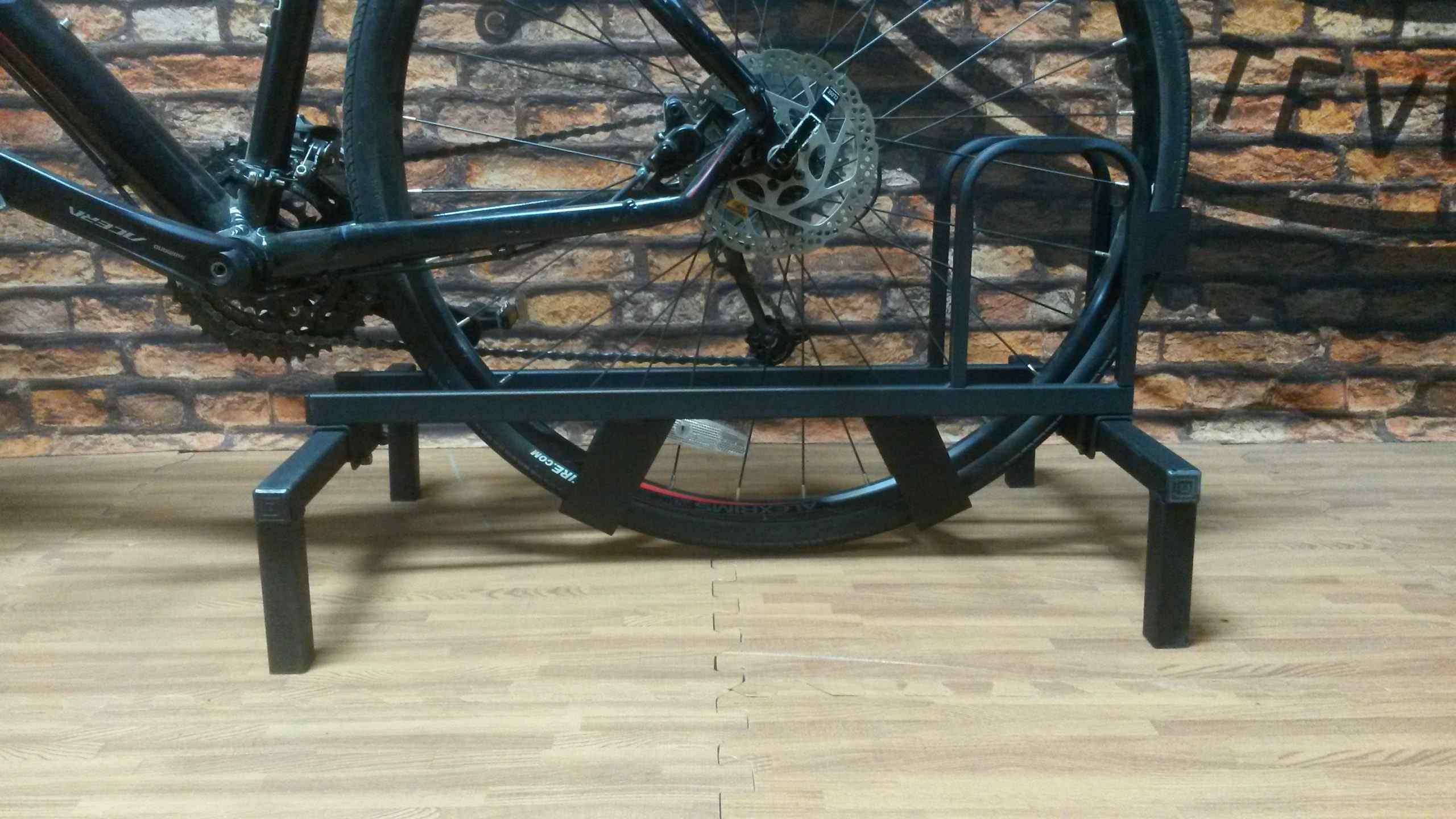 Single Bike Display